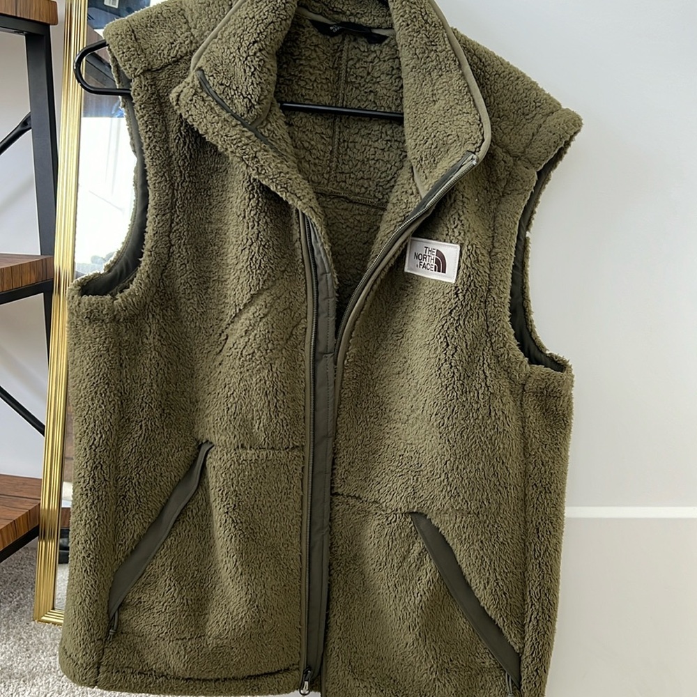 Men’s Sherpa vest